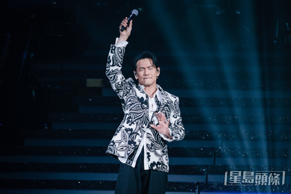 呂方近日在紅館舉行演唱會,台上邀得倫永亮、杜德華、譚詠麟等做嘉賓。