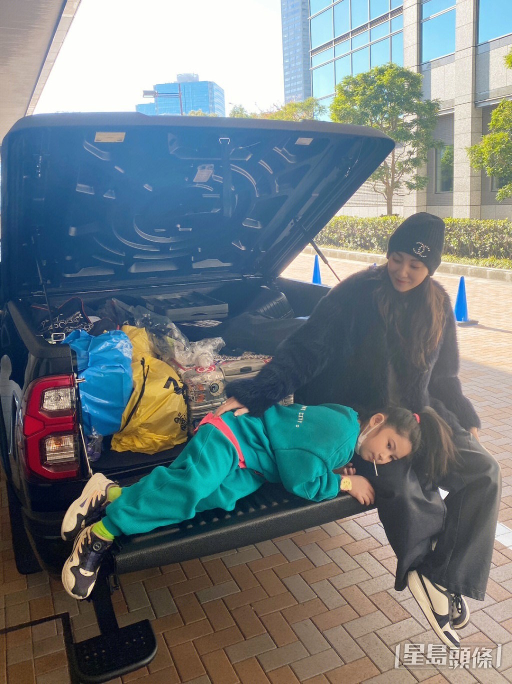 仲去road trip。