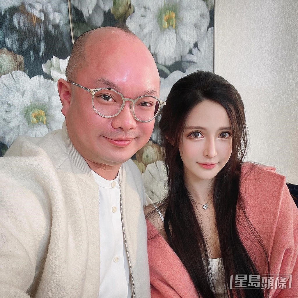 飲食界名人Simon Choi被指是Alva另一半。