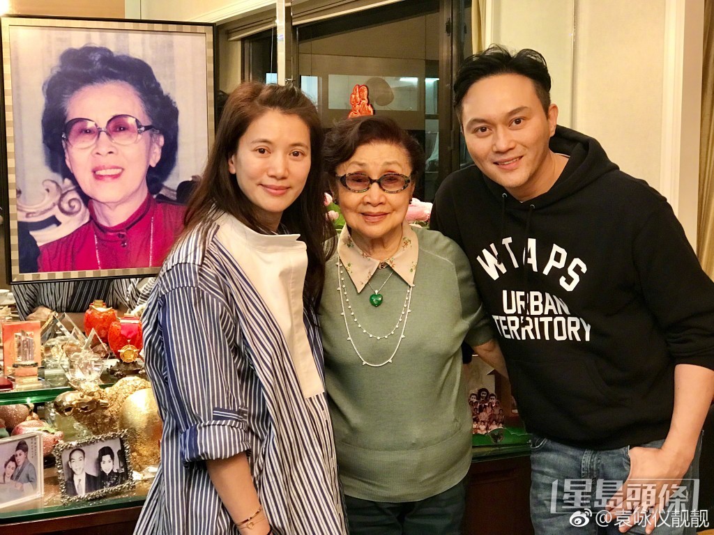 白雪仙邀友人到家中敍舊，如張智霖夫婦。