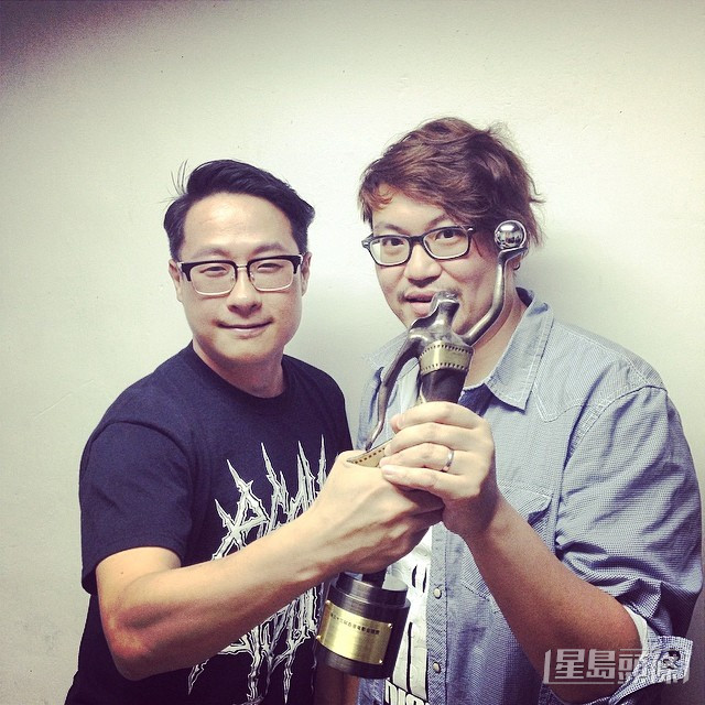 樂隊A-Day成員戴偉2015年憑為電影《哪一天我們會飛》創作的主題曲《差一點我們會飛》，榮獲《第35屆香港電影金像獎》最佳電影原創歌曲。