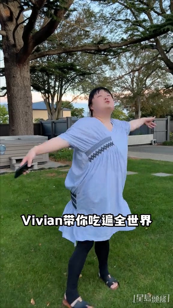 細細粒好鍾意轉圈圈。