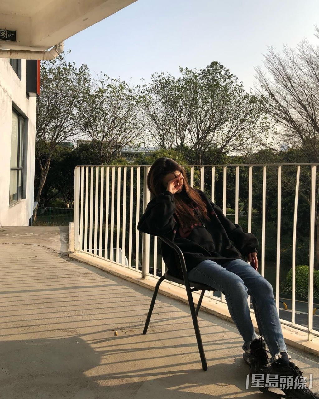 據悉，菊梓喬在騷後連日發高燒。