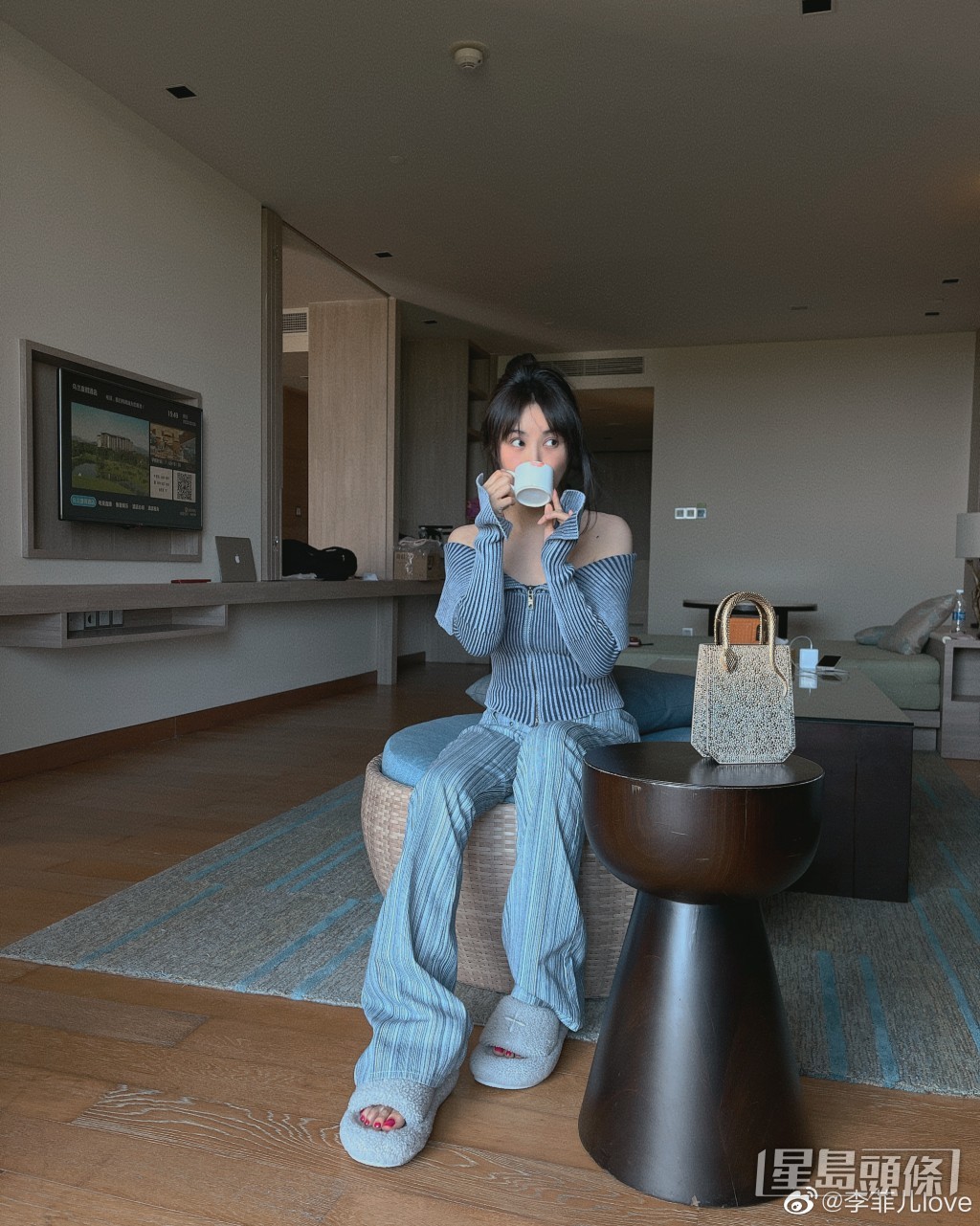 李菲儿的照片尺度大开。