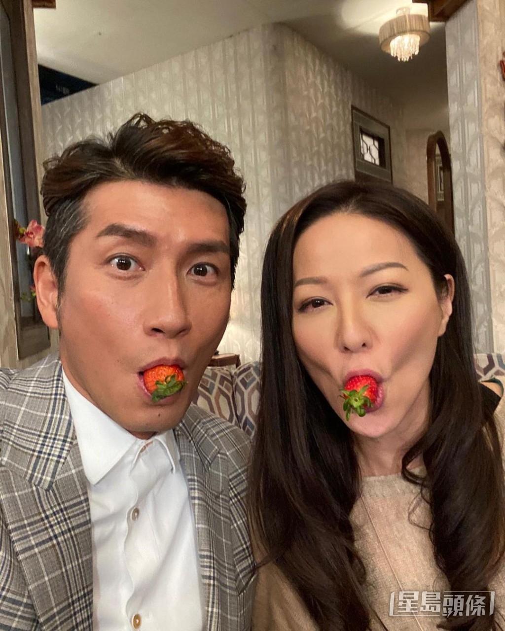 與袁文傑在《愛.回家》演情侶。