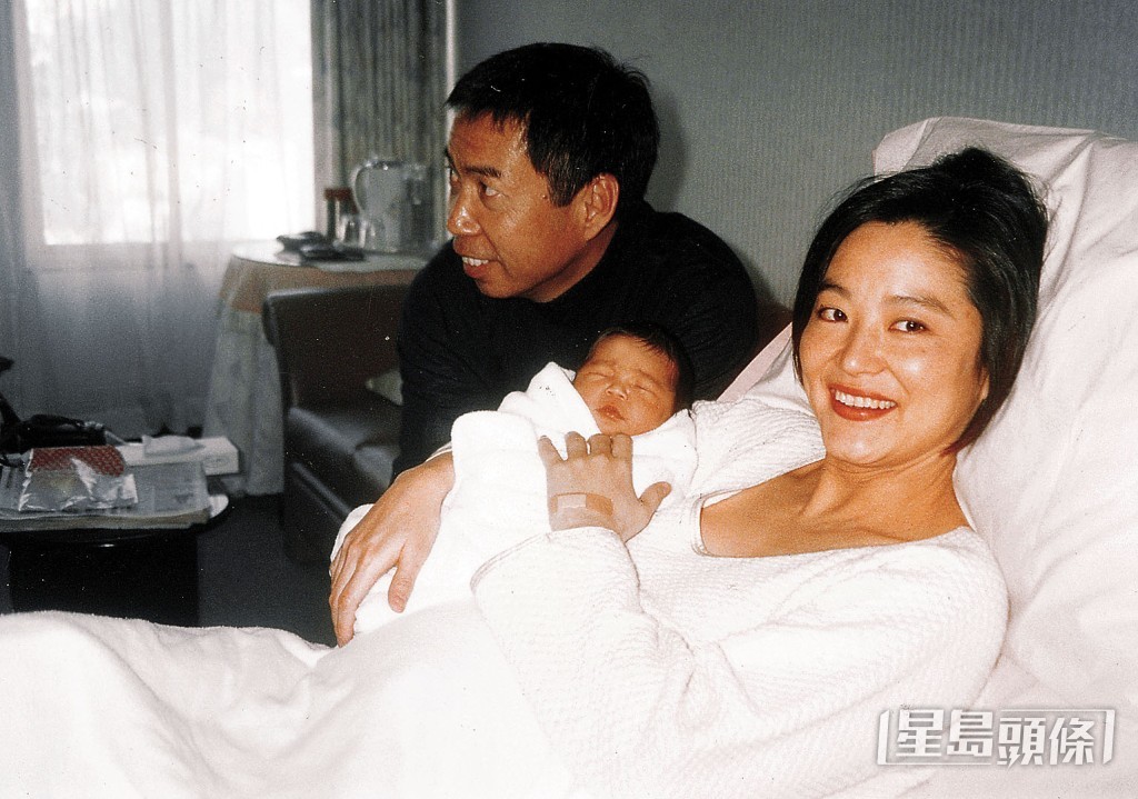 林青霞與富商邢李㷧1994年結婚。