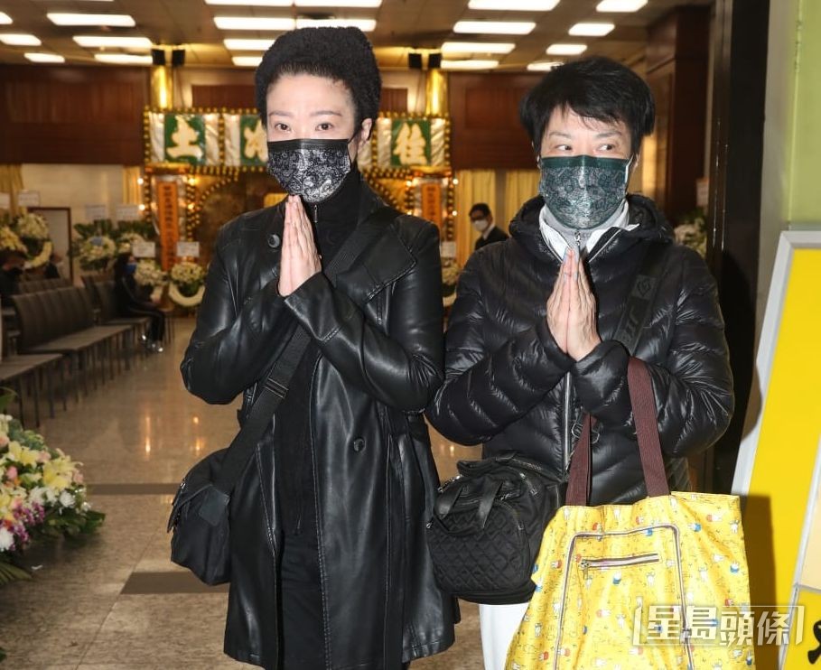 劉雅麗爸爸劉山本(本叔)2022年3月逝世,4月設靈時,劉雅麗與母親包曉華特別點名感謝本叔契仔劉德華,指對方由本叔患病至離世辦理後事,都有出手幫忙。