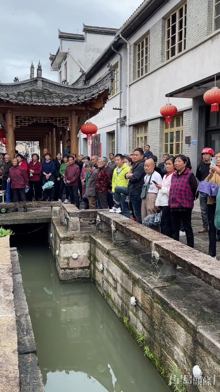 李子雄近年亦有繼續在內地拍戲。