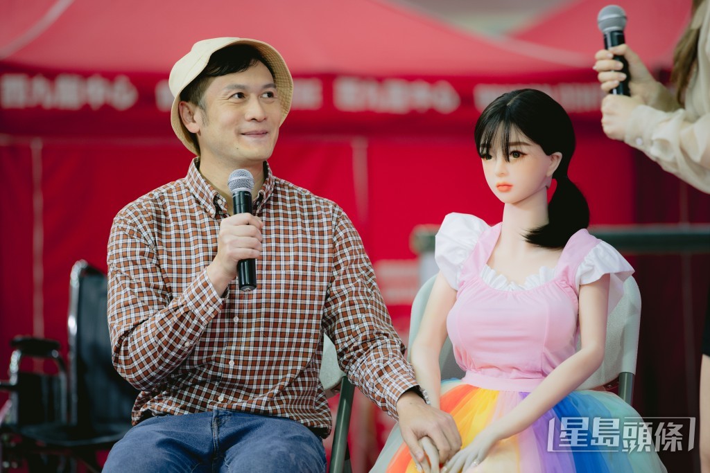 Aaron在《和解在後》演「妻子」是吹氣公仔Kiki的「David 1314」。