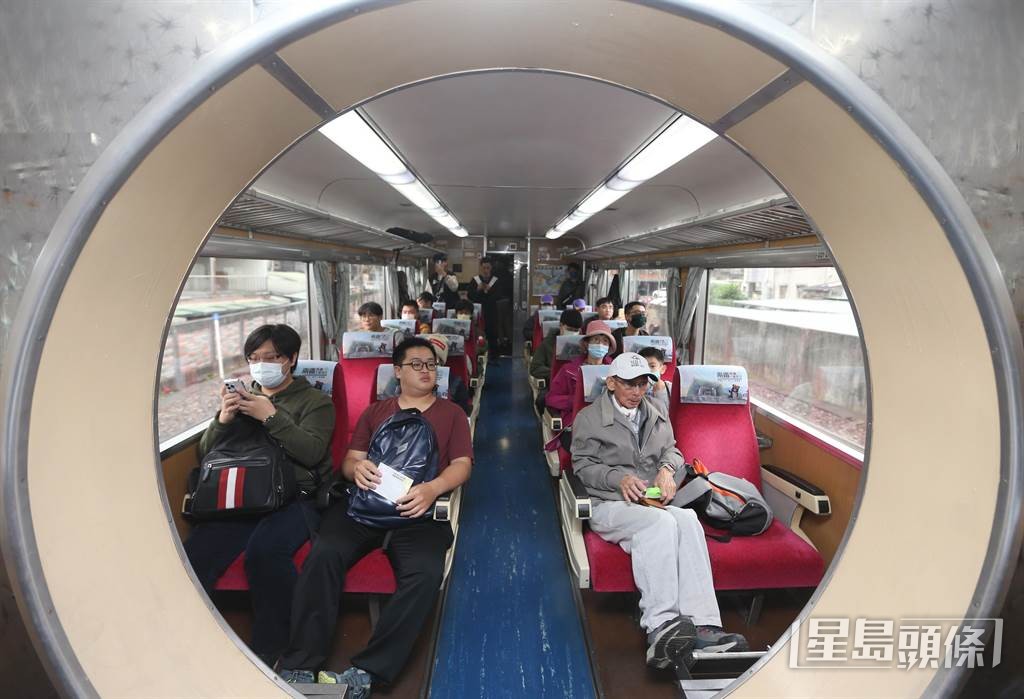 自強號車廂內獨特的拱門設計。中時