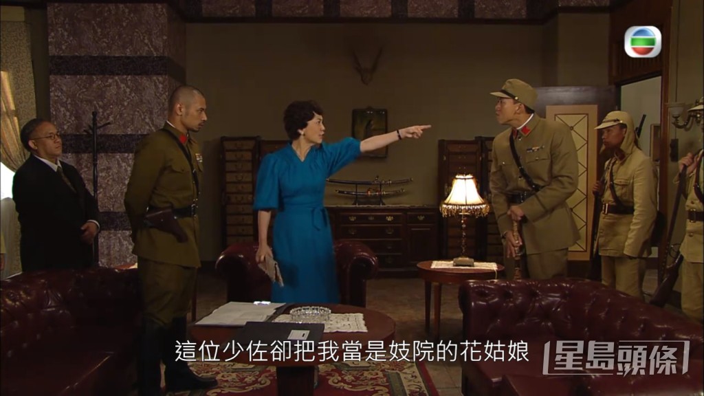与邓萃雯有不少对手戏。