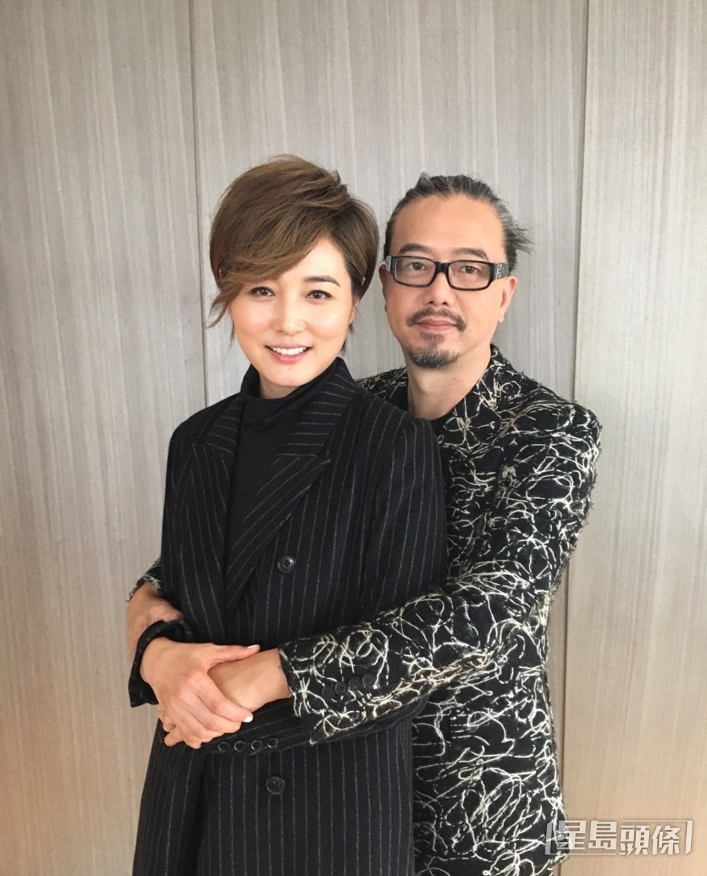 張延丈夫是藝人張錦程。
