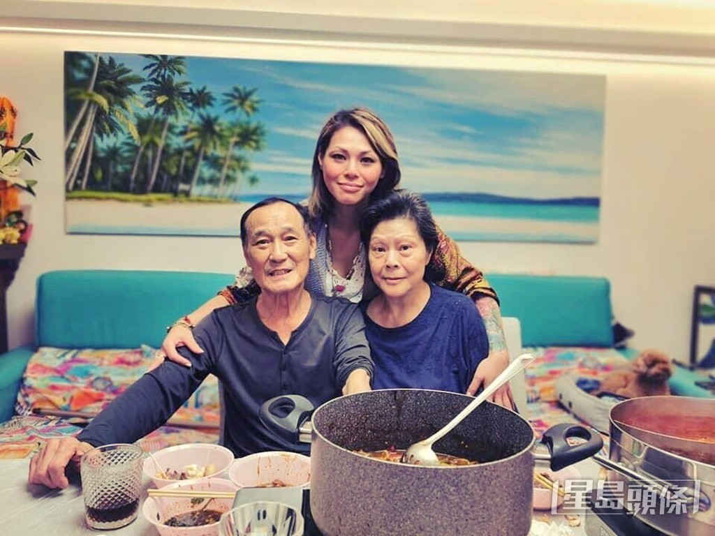 陈惠敏2020年9月惊爆婚讯,与相伴50年的另一半吴国英补办结婚手续。