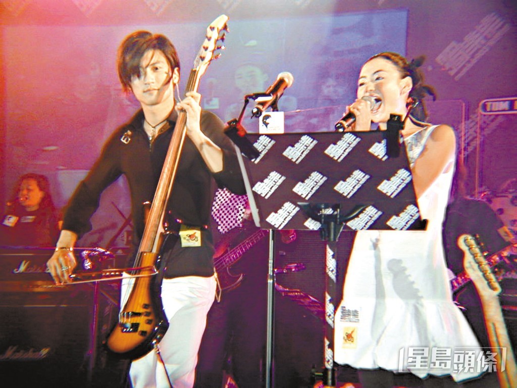 2006年張栢芝與謝霆鋒合作完電視劇《詠春》後再被爆戀情。