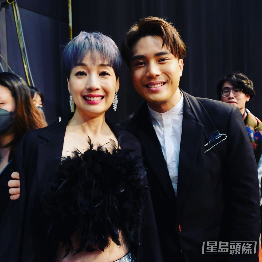 恭喜江美儀奪視后。