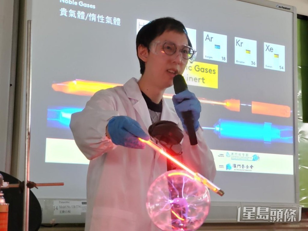 Zenobia指每次見面後,火博士都會以找女朋友做藉口離開,她坦言:「覺得自己好似condom好似香口膠,比人𡁻完鬆。」
