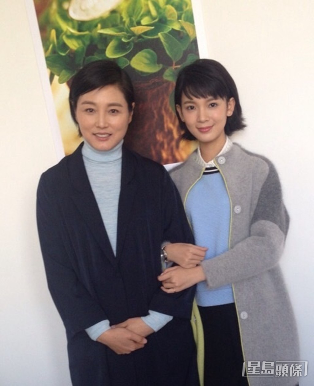 張延(左)隨著年紀增長也開始演繹媽媽角色。 