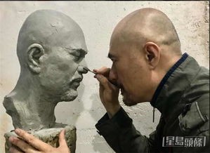 徐錦江熱愛藝術。
