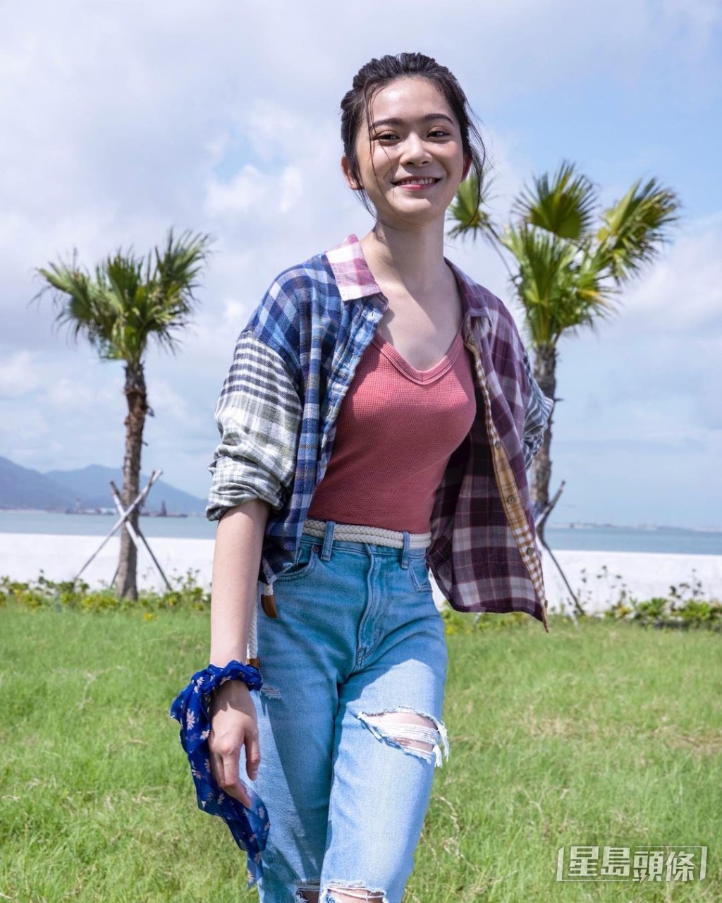 Cloud雲浩影去年曾演出電影《深宵閃避球》,不過這次並她首次接觸影視圈,原來早在2014年她已演出過TVB劇《新抱喜相逢》。