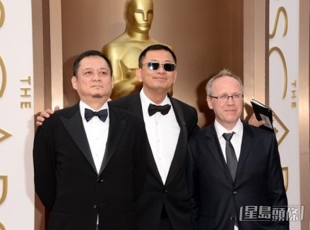 去奧斯卡金像獎亦黑超不離身。