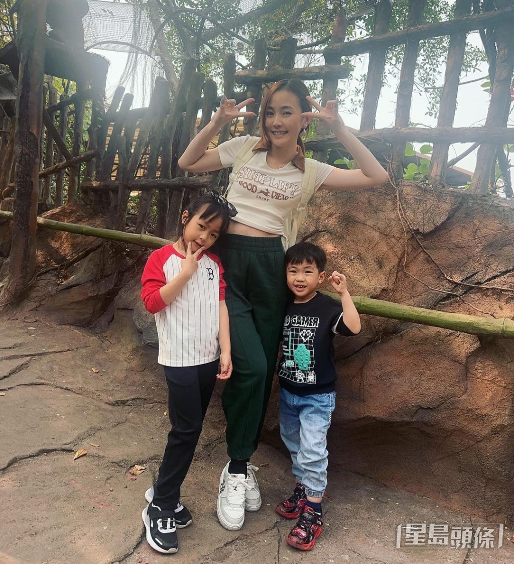 婚後專心照顧仔女。
