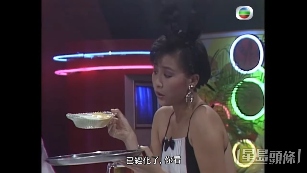 劉嘉玲火辣到雪糕都融埋。