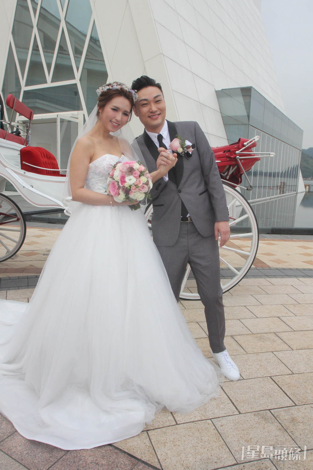 孙慧雪2016年与圈外老公Edwin结婚。