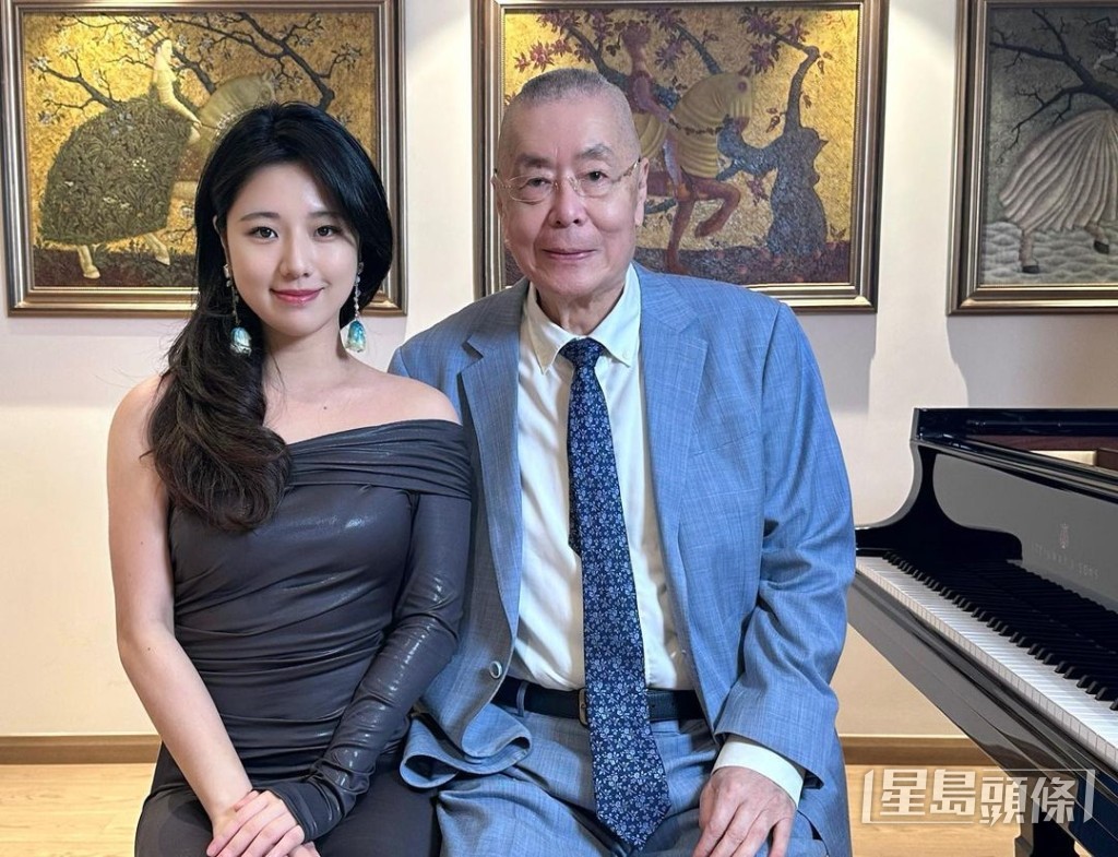 Nichole是國寶級鋼琴大師劉詩昆的高徒。