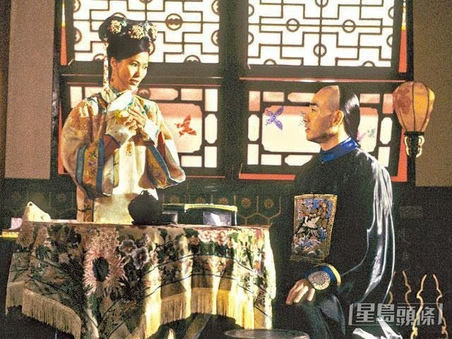 在2004年經典宮鬥劇《金枝慾孽》飾演弱質纖纖的「福貴人」，一改過往堅強打女形象。