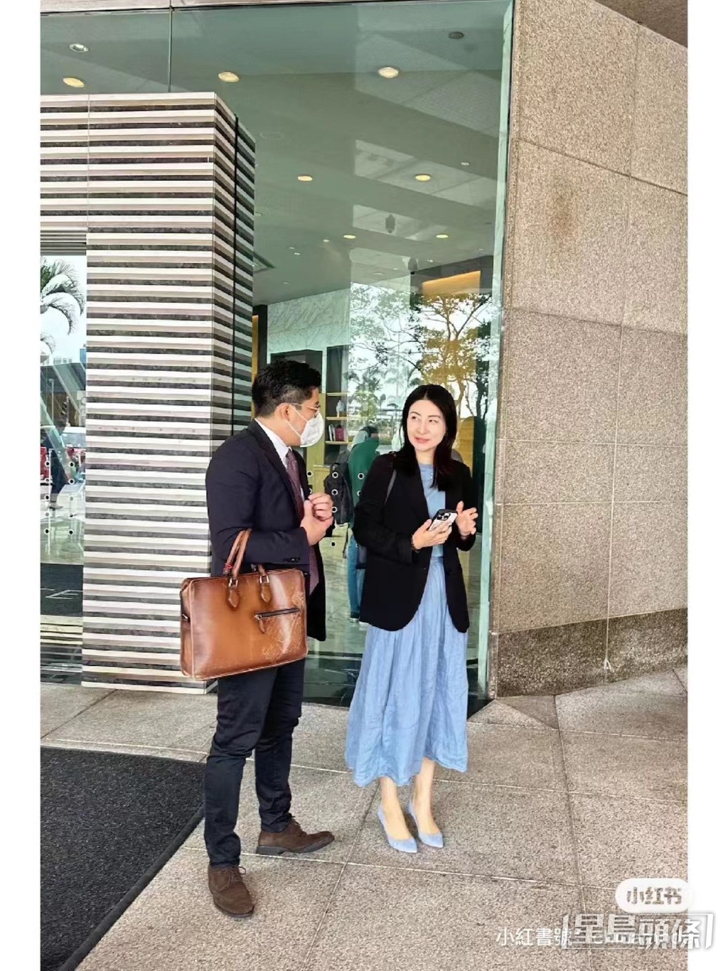 雖然經常用上這款Hermès手袋,但網民卻讚她很貼地。