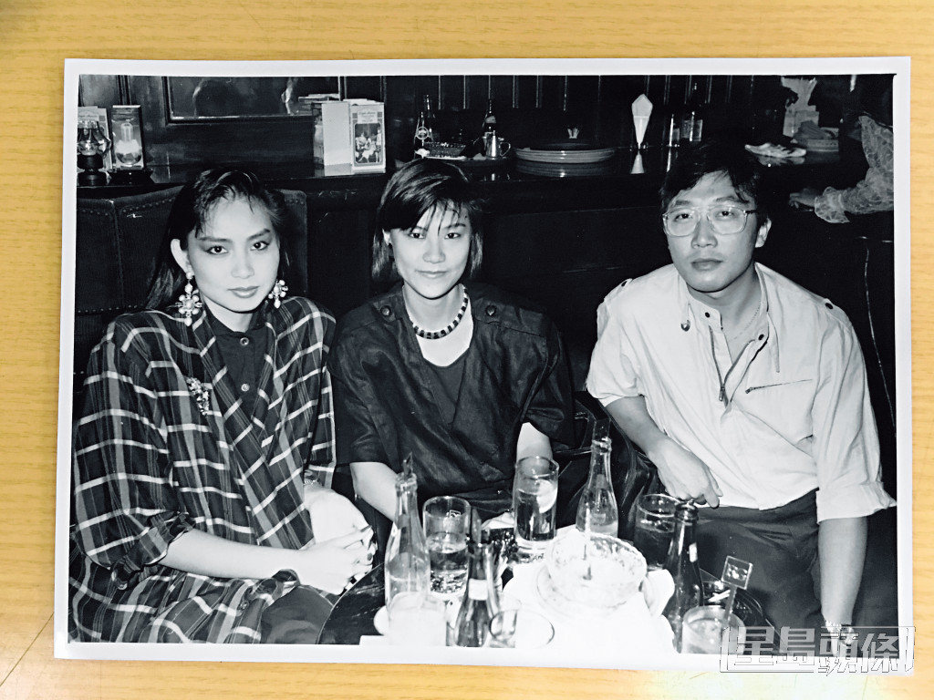 雷安娜與舊同事Jimmy Lau(右)結婚後齊齊出席公開活動，同場還有鄺美雲。
