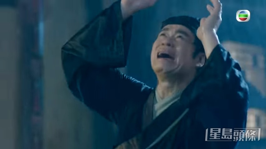 间中都有参与拍剧。