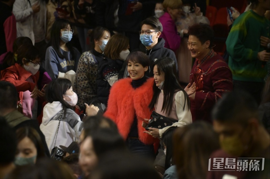 江美仪与两个“囡囡”郭柏妍、罗毓仪都好受欢迎。