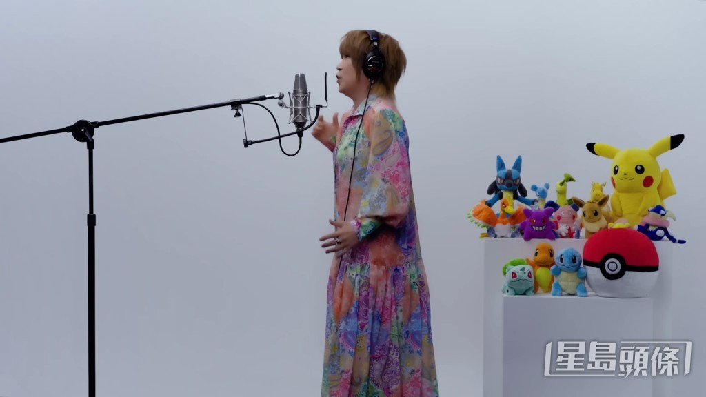 背后仲放满Pokemon公仔!