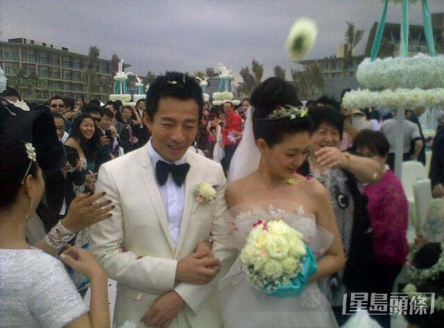 大S与汪小菲2010年11月结婚，翌年3月在海南岛举行婚礼。
