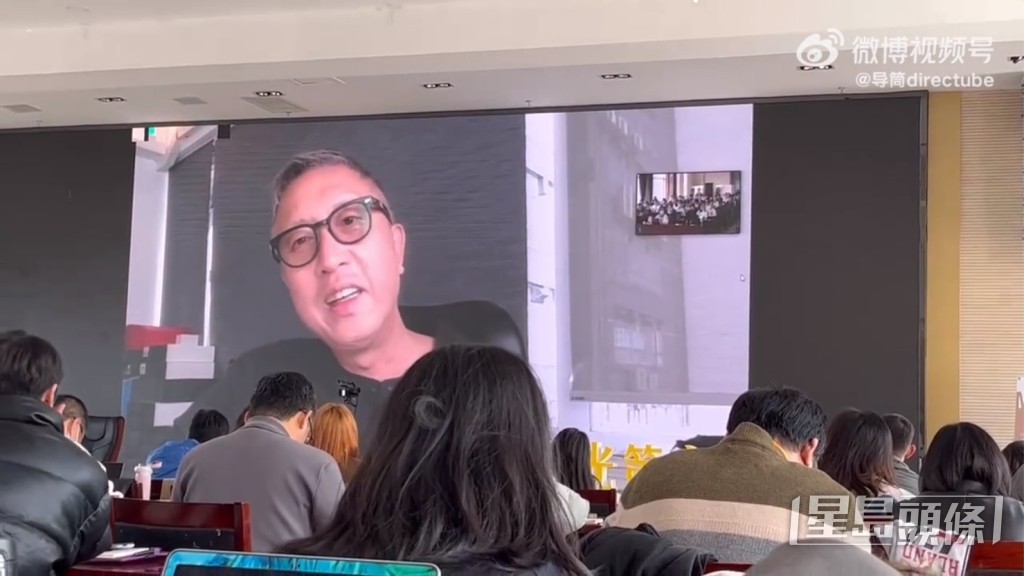莊文強：「我是90年代入行的，如果劇本寫不好，雖然不會沒命，但也會很麻煩。我見過同行被打得很慘，被關在酒店裡一個月把劇本寫完。​」