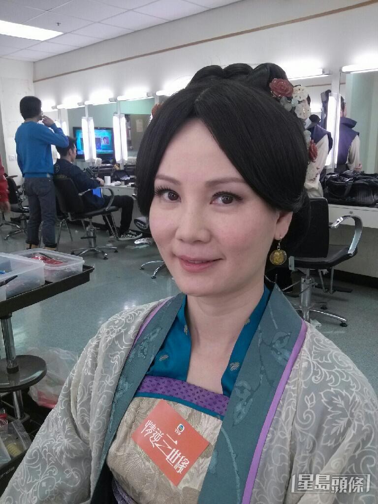 亦都有拍過古裝。