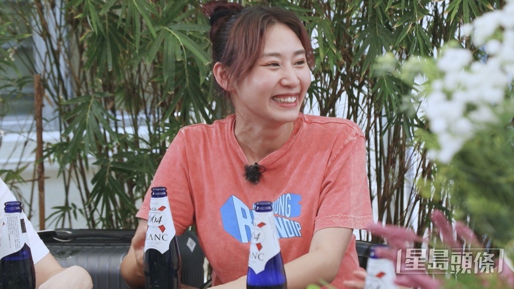 莊韻澄2020年拍攝ViuTV節目《吃掉前男友》,落淚重前當年遇上男友出軌,直指:「未試過有男友係有咁多外遇!」更表示當時非常抑鬱:「好想死,想從露台跳出去。」