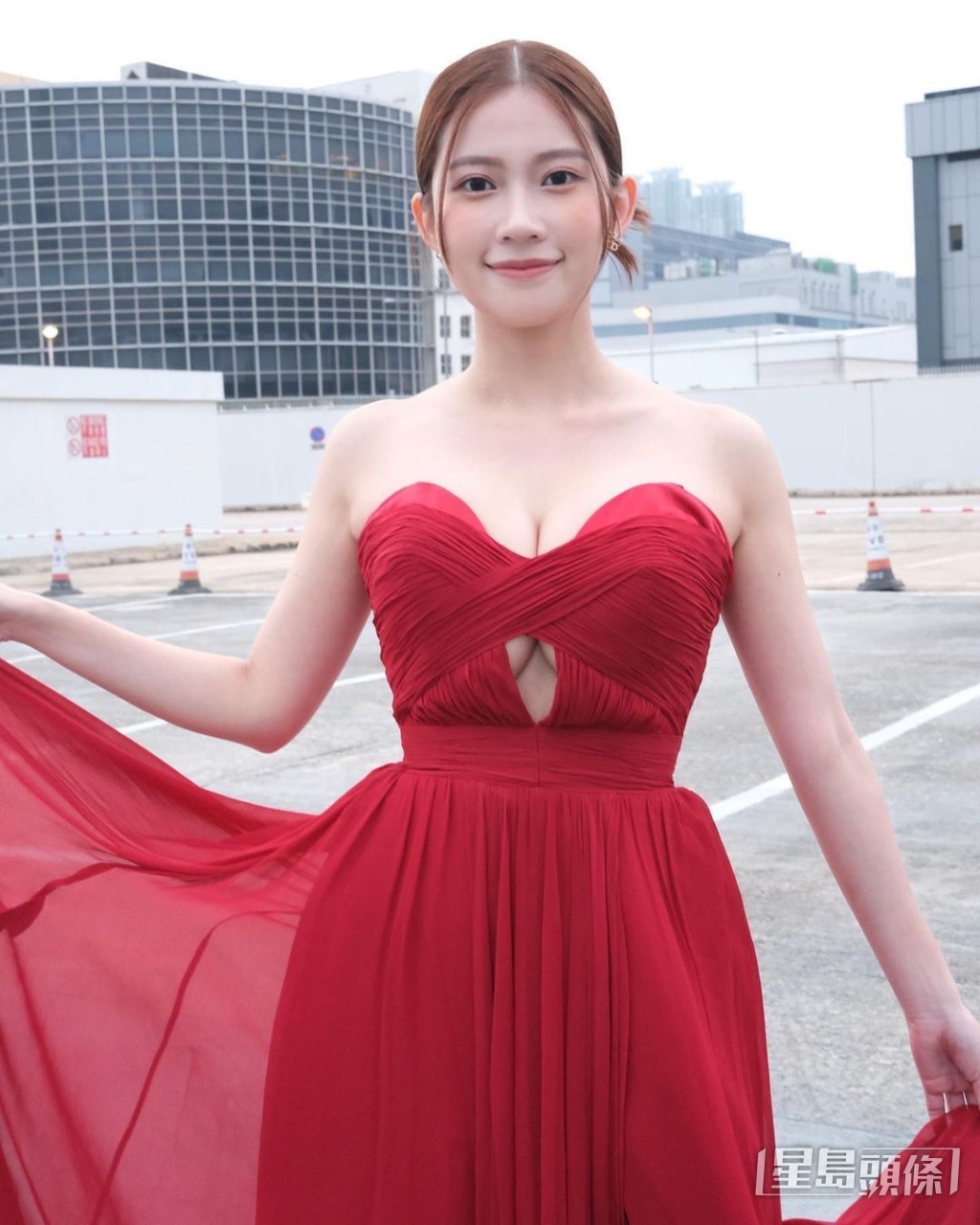 波波自封係出名嘅TVB智慧波。