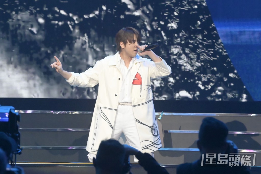 姜濤主唱的《風雨不改》獲「最佳原創電影歌曲」獎。