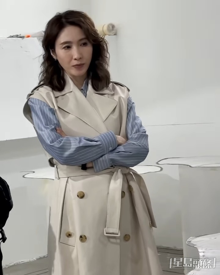 黎姿一臉幹練。