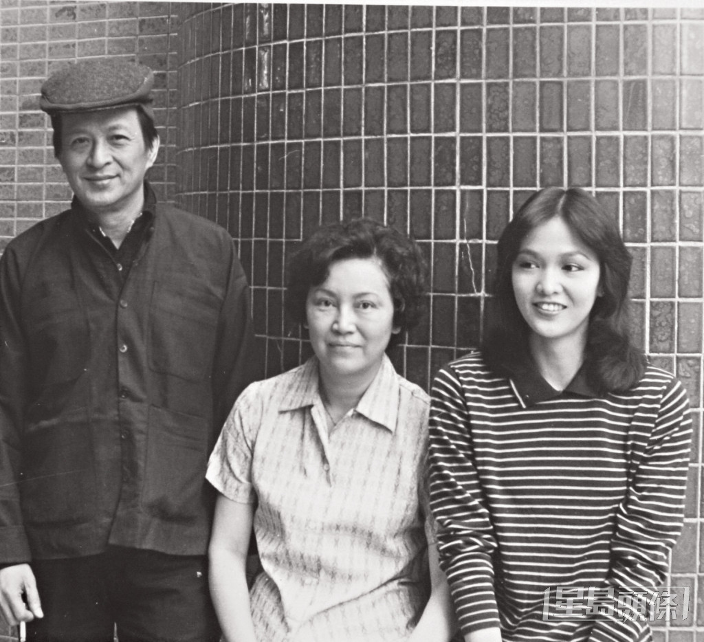 佳視倒閉後，鄭裕玲在1978年加入無綫，翌年與周潤發等合作《網中人》爆紅，成為一線花旦。