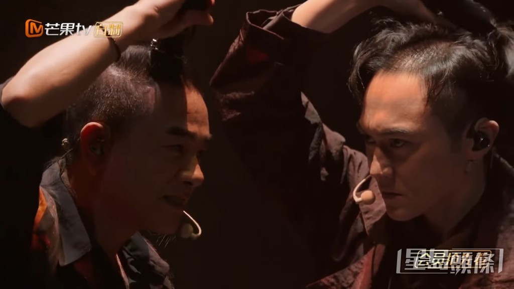 陳小春賽前教張智霖剃頭。