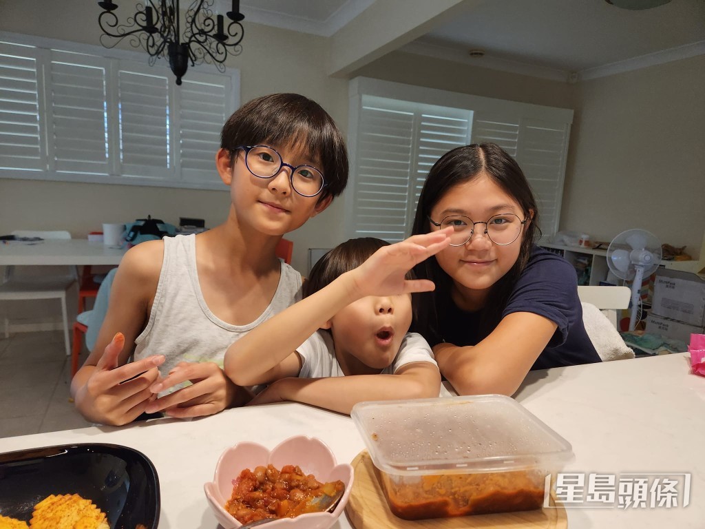 伍文生太太月初曾在社交網貼相，透露已經返回澳洲繼續生活。