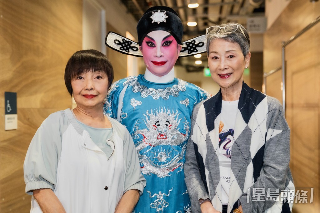 演出精采!