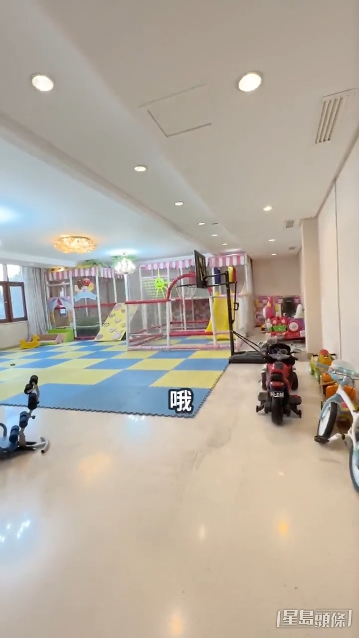 杨子更在家中设有专为小朋友而设的游戏室。