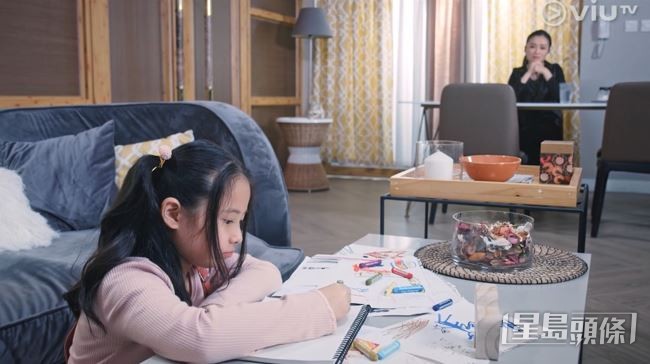 囡囡Kylie有份客串，劇中飾演自閉女童 ，面圓圓，五官好精緻。
