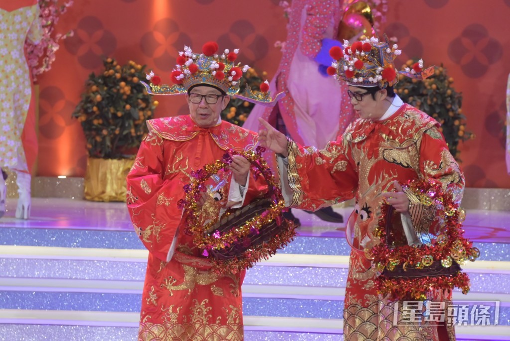 身為「大王」的安德尊差不多每年新年都會扮財神！