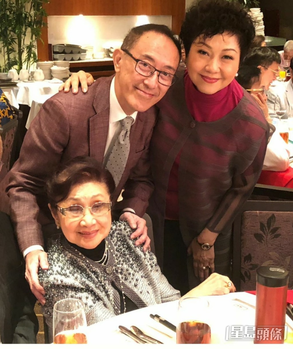 白雪仙受很多藝術工作者如毛俊輝及胡美儀等尊敬。