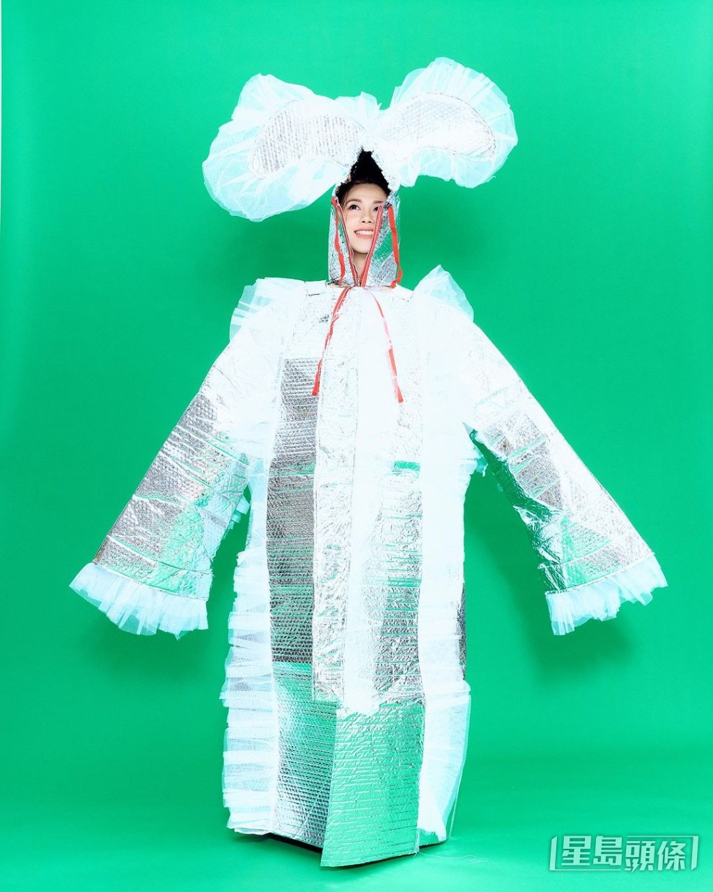 新歌《Why So Serious》MV中,慧敏哥換上多個有趣造型。